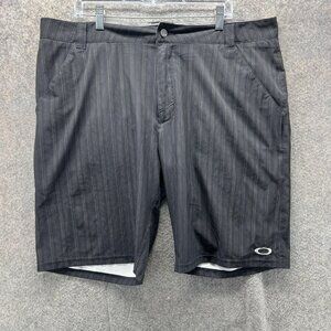 Oakley Shorts Mens 40 Gray Striped Chino Golf Flat Front Casual Pockets
